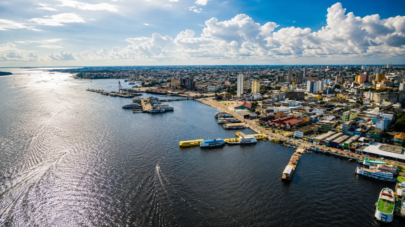 Amazon Dry Season 2026: Navigation Restrictions in Manaus and Why Transhipment Is Your Best Move