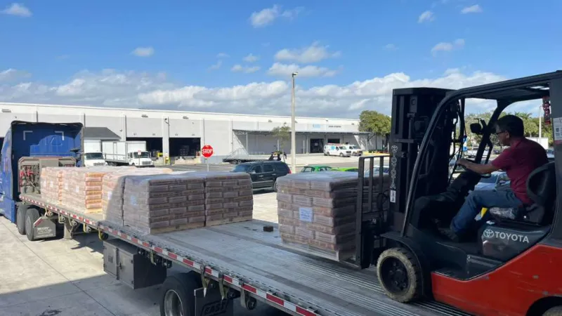 Flatbed loading with forklift