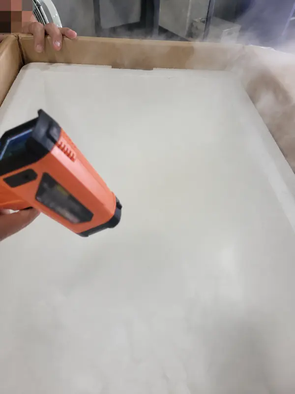 Temperature verification during shipment preparation